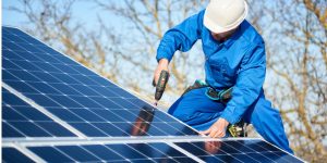 Installation Maintenance Panneaux Solaires Photovoltaïques à Montferrat